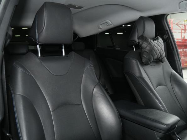 Toyota Prius IV (XW50) с пробегом 2017 года, цена 1 840 000 рублей, 140000 км, лифтбек, Автокод Объявления