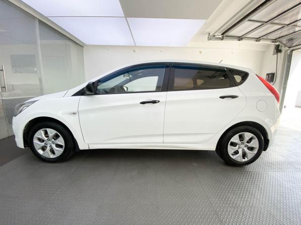 Hyundai Solaris I Рестайлинг с пробегом 2016 года, цена 670 000 рублей, 178975 км, хэтчбек, Автокод Объявления