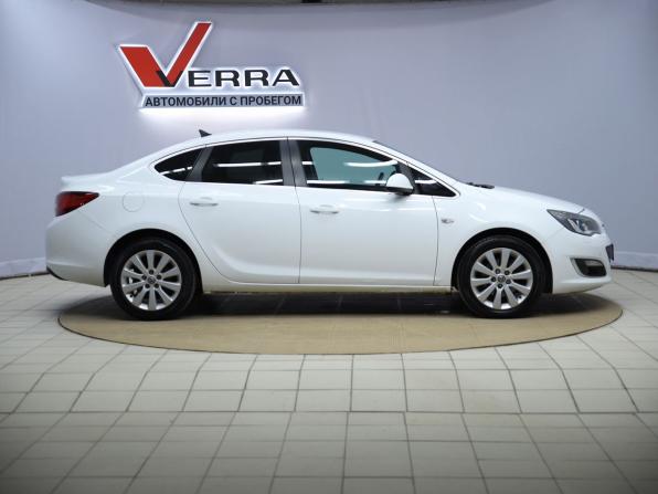 Opel Astra J Рестайлинг с пробегом 2015 года, цена 950 000 рублей, 174458 км, седан, Автокод Объявления
