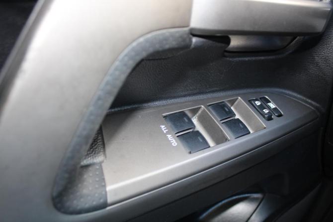 Toyota Land Cruiser 200 Series с пробегом 2011 года, цена 2 590 000 рублей, 273000 км, внедорожник, Автокод Объявления