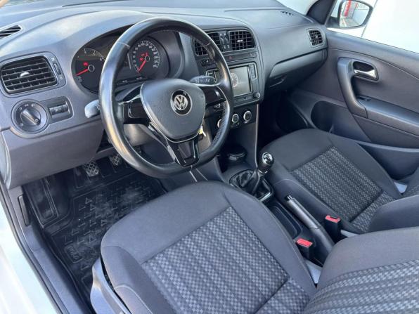 Volkswagen Polo V Рестайлинг с пробегом 2016 года, цена 1 054 102 рубля, 102332 км, седан, Автокод Объявления