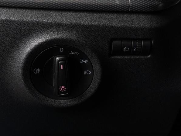 Volkswagen Polo V Рестайлинг с пробегом 2020 года, цена 1 320 000 рублей, 185446 км, седан, Автокод Объявления