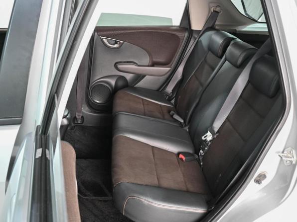 Honda Fit Shuttle I с пробегом 2012 года, цена 859 000 рублей, 307068 км, универсал, Автокод Объявления