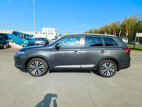 Mitsubishi Outlander III Рестайлинг 3 с пробегом 2021 года, цена 3 034 995 рублей, 60035 км, внедорожник, Автокод Объявления