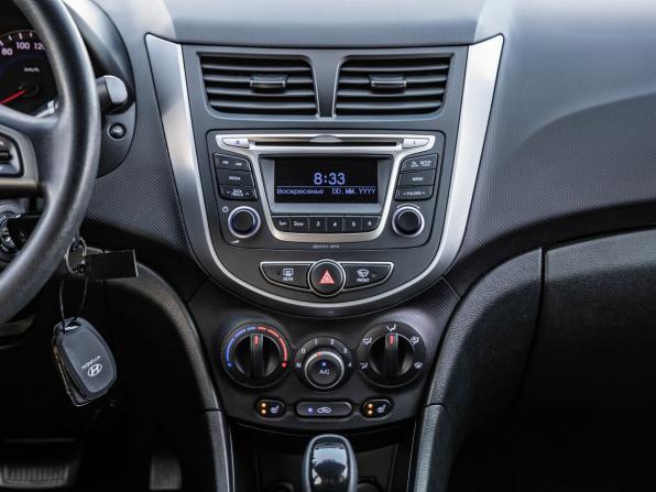 Hyundai Solaris I Рестайлинг с пробегом 2015 года, цена 1 445 000 рублей, 63155 км, седан, Автокод Объявления
