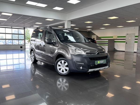 Citroen Berlingo II Рестайлинг 2 с пробегом 2017 года, цена 1 295 000 рублей, 92898 км, компактвэн, Автокод Объявления