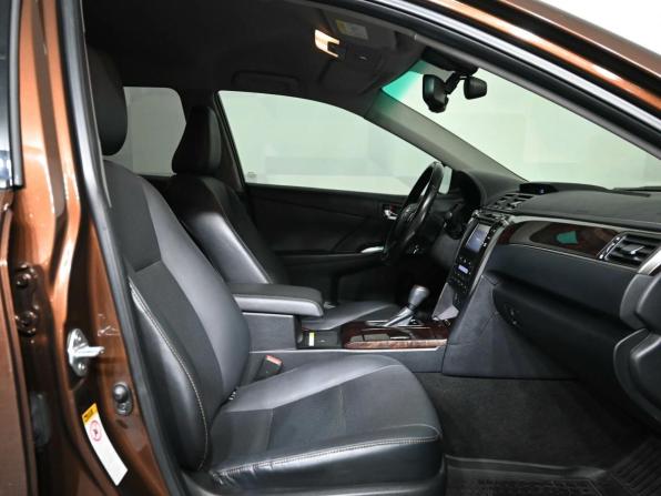 Toyota Camry VII (XV50) Рестайлинг 2 с пробегом 2017 года, цена 2 700 000 рублей, 97797 км, седан, Автокод Объявления