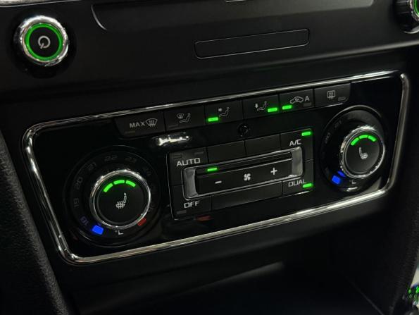 Skoda Superb II Рестайлинг с пробегом 2014 года, цена 980 000 рублей, 262601 км, лифтбек, Автокод Объявления