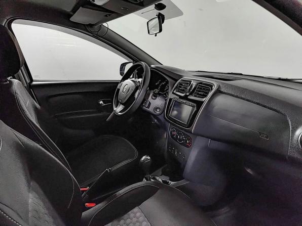 Renault Logan II с пробегом 2015 года, цена 650 000 рублей, 169230 км, седан, Автокод Объявления