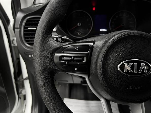 Kia Rio IV с пробегом 2018 года, цена 1 345 000 рублей, 183166 км, хэтчбек, Автокод Объявления