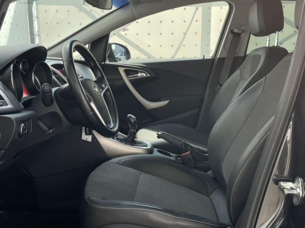 Opel Astra J с пробегом 2012 года, цена 880 000 рублей, 176135 км, хэтчбек, Автокод Объявления