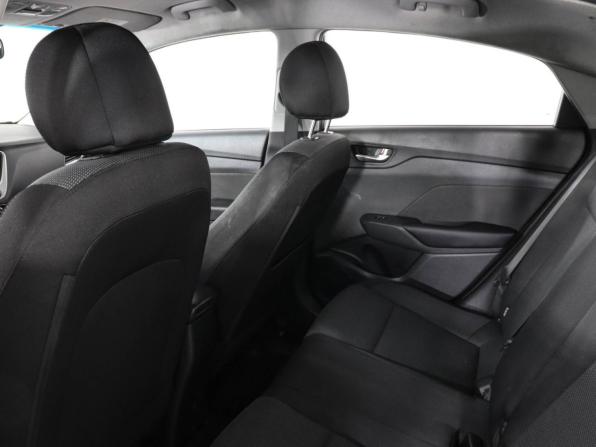 Hyundai Solaris II с пробегом 2017 года, цена 1 120 000 рублей, 131500 км, седан, Автокод Объявления