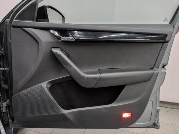Skoda Octavia III (A7) Рестайлинг с пробегом 2019 года, цена 1 850 000 рублей, 137273 км, лифтбек, Автокод Объявления