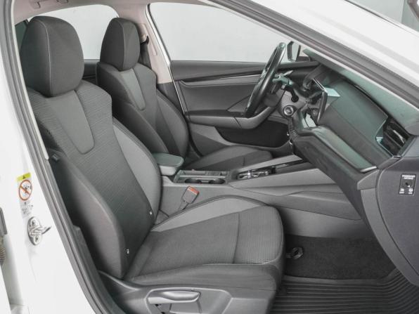 Skoda Octavia IV (A8) с пробегом 2021 года, цена 2 049 000 рублей, 122402 км, лифтбек, Автокод Объявления