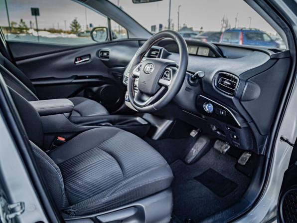 Toyota Prius IV (XW50) с пробегом 2017 года, цена 1 499 000 рублей, 185000 км, лифтбек, Автокод Объявления