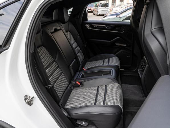 Porsche Cayenne III Рестайлинг с пробегом 2024 года, цена 16 750 000 рублей, 11329 км, внедорожник, Автокод Объявления