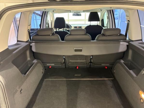 Volkswagen Touran I Рестайлинг 2 с пробегом 2012 года, цена 884 000 рублей, 174000 км, компактвэн, Автокод Объявления