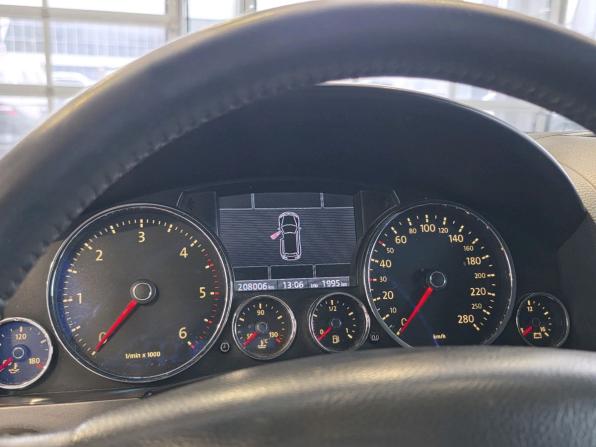 Volkswagen Touareg I Рестайлинг с пробегом 2010 года, цена 893 000 рублей, 208005 км, внедорожник, Автокод Объявления