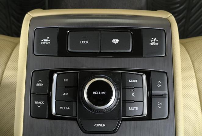 Hyundai Genesis II с пробегом 2015 года, цена 1 850 000 рублей, 163395 км, седан, Автокод Объявления