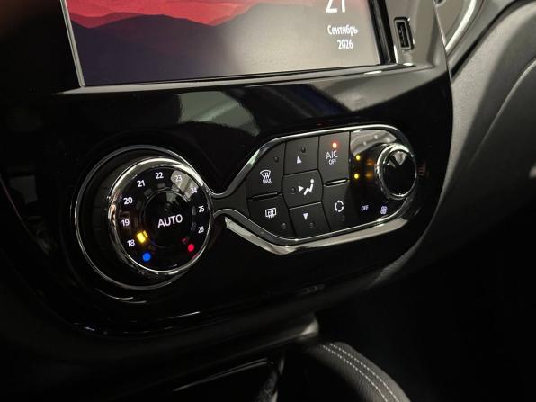 Renault Kaptur I Рестайлинг с пробегом 2021 года, цена 1 815 000 рублей, 41405 км, внедорожник, Автокод Объявления