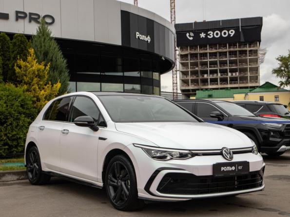 Volkswagen Golf VIII с пробегом 2022 года, цена 2 520 000 рублей, 21810 км, хэтчбек, Автокод Объявления