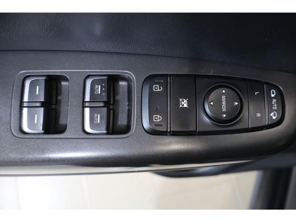 Kia Sportage IV Рестайлинг с пробегом 2019 года, цена 2 278 000 рублей, 63237 км, внедорожник, Автокод Объявления