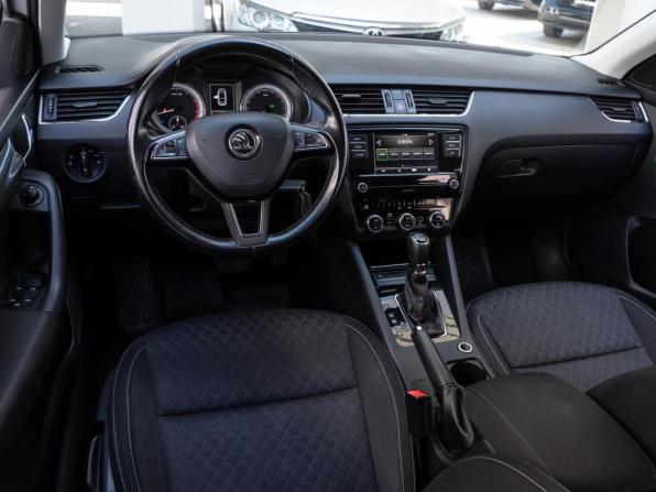 Skoda Octavia III (A7) Рестайлинг с пробегом 2017 года, цена 1 680 000 рублей, 155468 км, лифтбек, Автокод Объявления