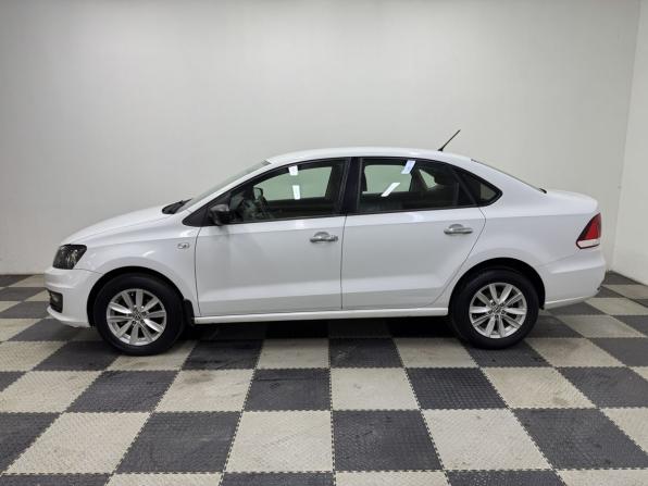 Volkswagen Polo V Рестайлинг с пробегом 2015 года, цена 890 000 рублей, 94782 км, седан, Автокод Объявления