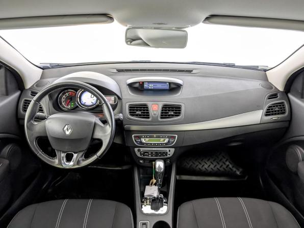 Renault Fluence I Рестайлинг с пробегом 2015 года, цена 1 220 000 рублей, 55743 км, седан, Автокод Объявления