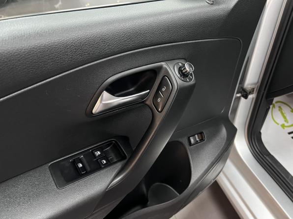 Volkswagen Polo V Рестайлинг с пробегом 2016 года, цена 1 095 000 рублей, 182425 км, седан, Автокод Объявления