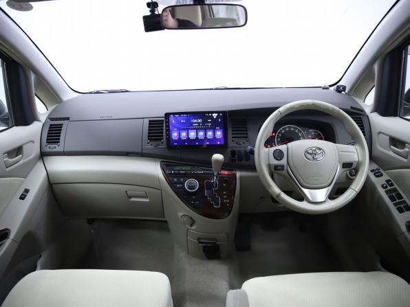 Toyota ISis I Рестайлинг с пробегом 2013 года, цена 1 310 000 рублей, 93299 км, компактвэн, Автокод Объявления