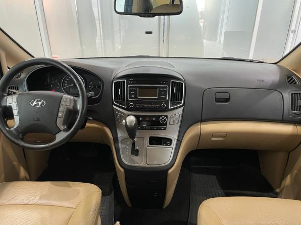 Hyundai H-1 II Рестайлинг 2 с пробегом 2021 года, цена 3 279 000 рублей, 126114 км, минивэн, Автокод Объявления