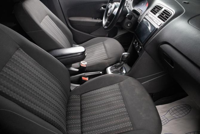 Volkswagen Polo V с пробегом 2012 года, цена 599 000 рублей, 355061 км, седан, Автокод Объявления