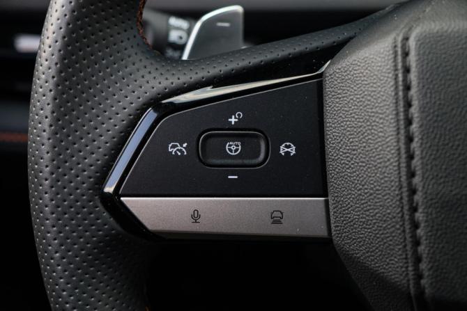 Changan UNI-V I с пробегом 2024 года, цена 2 499 000 рублей, 16031 км, лифтбек, Автокод Объявления