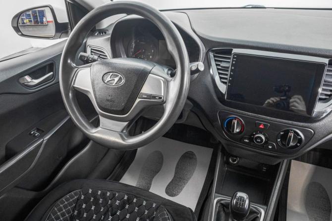 Hyundai Solaris II с пробегом 2017 года, цена 999 000 рублей, 150000 км, седан, Автокод Объявления