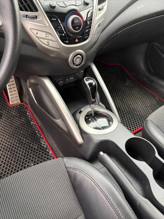 Hyundai Veloster I с пробегом 2012 года, цена 880 000 рублей, 122000 км, хэтчбек, Автокод Объявления