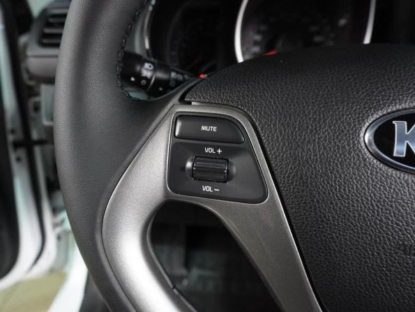 Kia Rio III Рестайлинг с пробегом 2016 года, цена 1 309 000 рублей, 93240 км, седан, Автокод Объявления