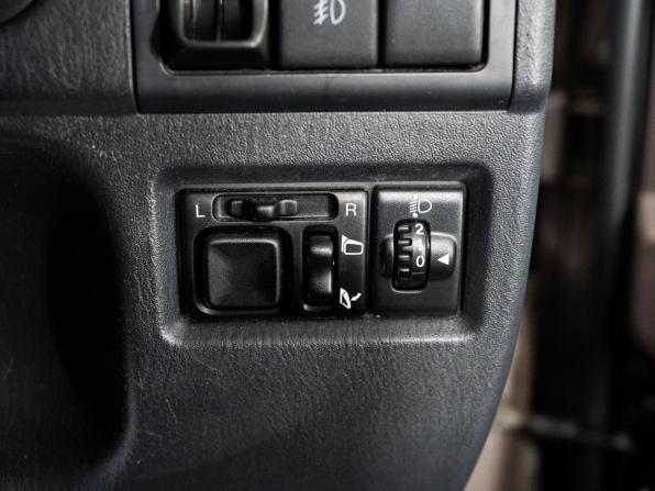 Suzuki Jimny III Рестайлинг 2 с пробегом 2013 года, цена 975 000 рублей, 127005 км, внедорожник, Автокод Объявления