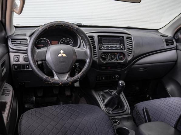 Mitsubishi L200 V с пробегом 2015 года, цена 1 910 000 рублей, 258854 км, offers.body_type.unknown, Автокод Объявления