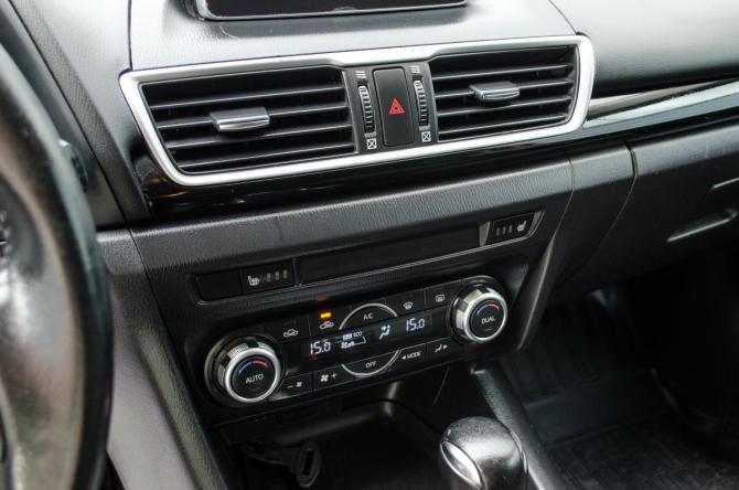 Mazda 3 III (BM) с пробегом 2014 года, цена 1 199 000 рублей, 162000 км, седан, Автокод Объявления