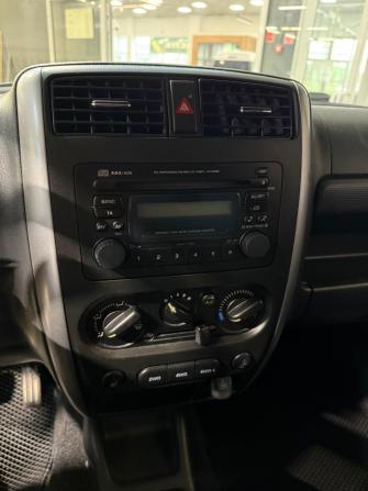 Suzuki Jimny III Рестайлинг 1 с пробегом 2011 года, цена 899 000 рублей, 155000 км, внедорожник, Автокод Объявления