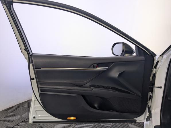 Toyota Camry VIII (XV70) Рестайлинг с пробегом 2021 года, цена 2 900 000 рублей, 137099 км, седан, Автокод Объявления