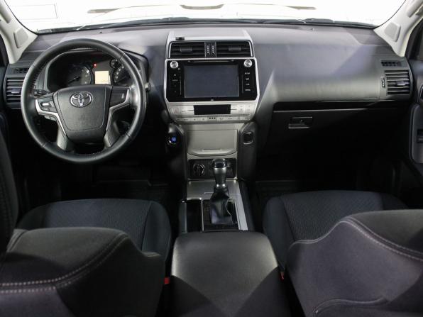 Toyota Land Cruiser Prado 150 Series Рестайлинг 2 с пробегом 2018 года, цена 4 580 000 рублей, 137000 км, внедорожник, Автокод Объявления