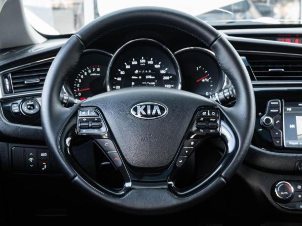 Kia Ceed II Рестайлинг с пробегом 2016 года, цена 1 521 200 рублей, 101586 км, универсал, Автокод Объявления