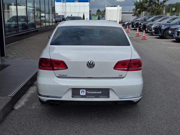 Volkswagen Passat B7 с пробегом 2012 года, цена 930 000 рублей, 243003 км, седан, Автокод Объявления