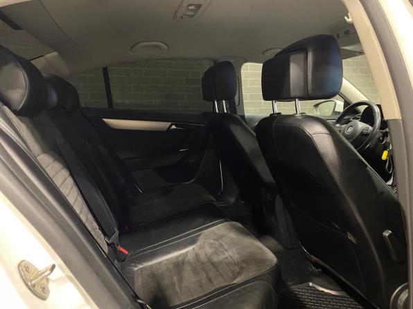 Volkswagen Passat B7 с пробегом 2012 года, цена 1 340 000 рублей, 187774 км, седан, Автокод Объявления