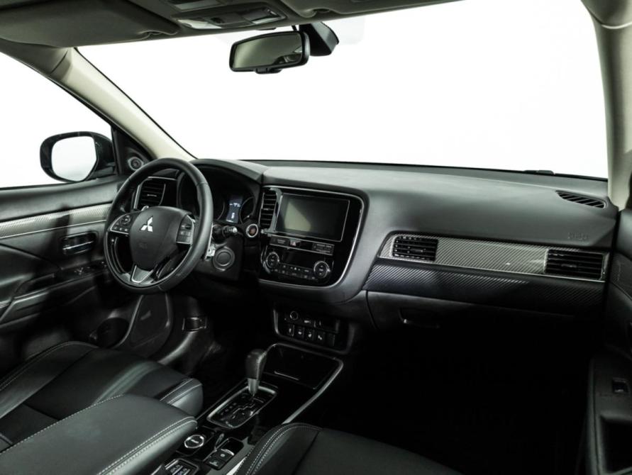 Mitsubishi Outlander III Рестайлинг 3 Санкт-Петербург  - изображение 9