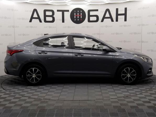 Hyundai Solaris II с пробегом 2018 года, цена 1 340 000 рублей, 50600 км, седан, Автокод Объявления