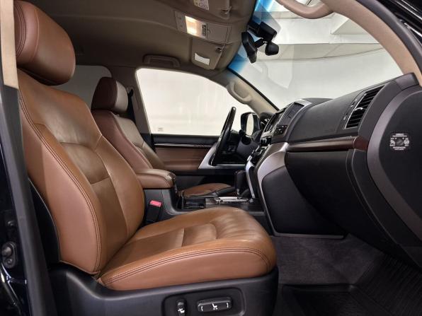Toyota Land Cruiser 200 Series Рестайлинг 1 с пробегом 2014 года, цена 3 680 000 рублей, 274704 км, внедорожник, Автокод Объявления