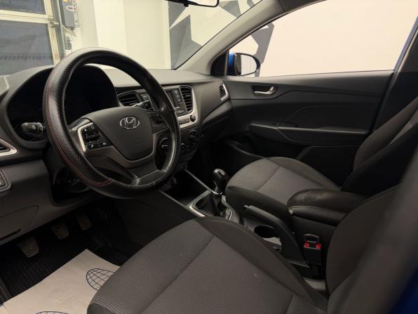 Hyundai Solaris II с пробегом 2017 года, цена 1 069 900 рублей, 163220 км, седан, Автокод Объявления